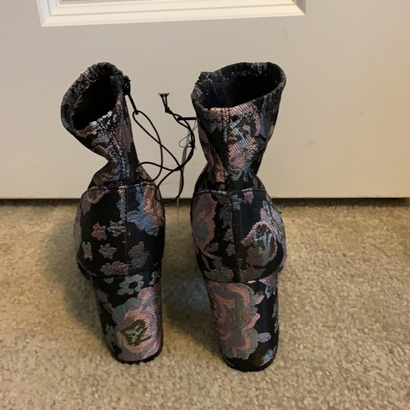 Ladies heels - Picture 3 of 4